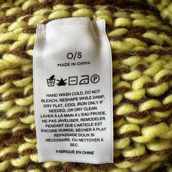 Aritzia “Sunday Best” Memphis Beanie - Picture 4 of 5